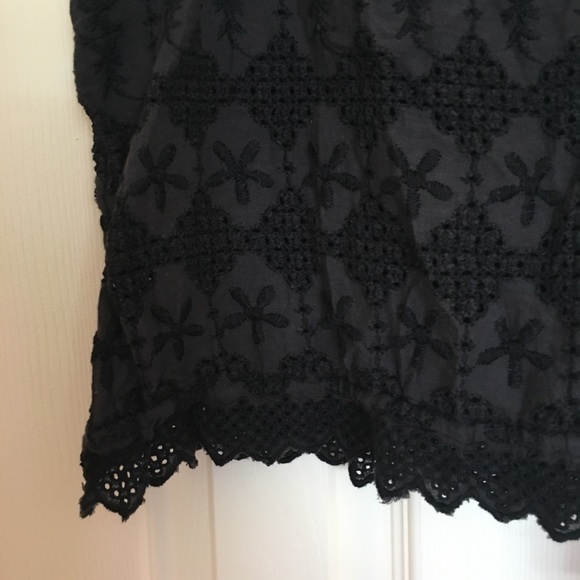 Little black top - Picture 2 of 5